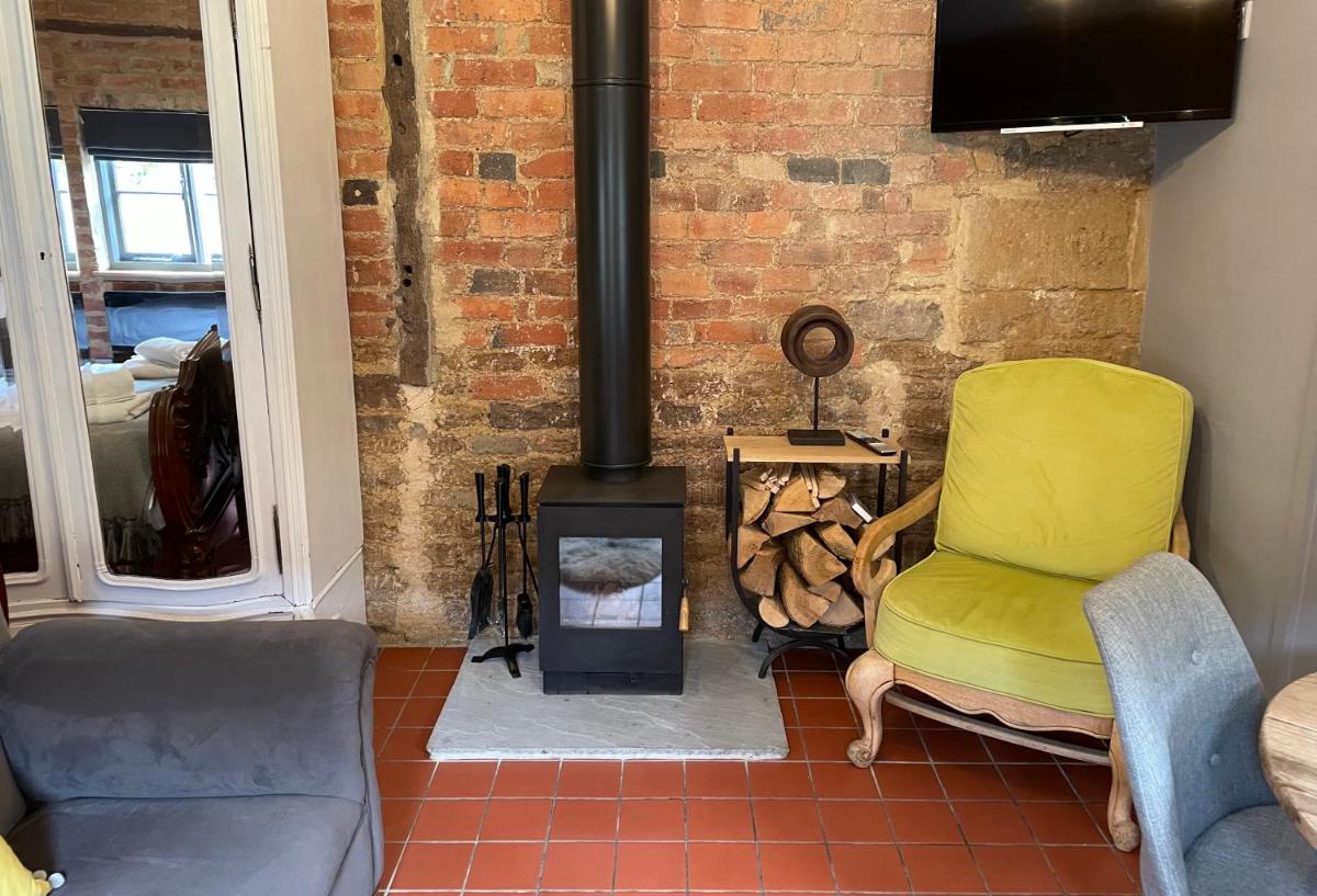 Topiary Barn - Stylish Accommodation in Rutland - Housity
