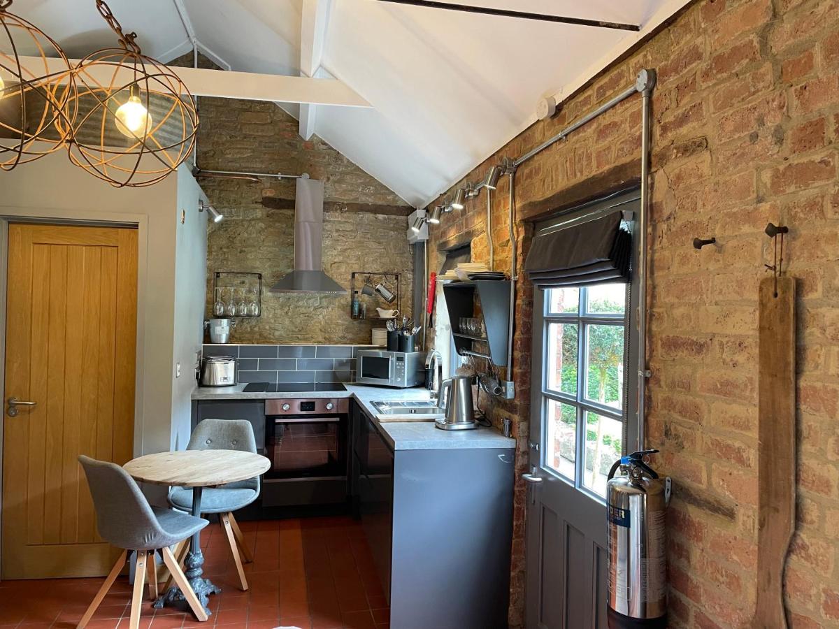 Topiary Barn - Stylish Accommodation in Rutland - Housity