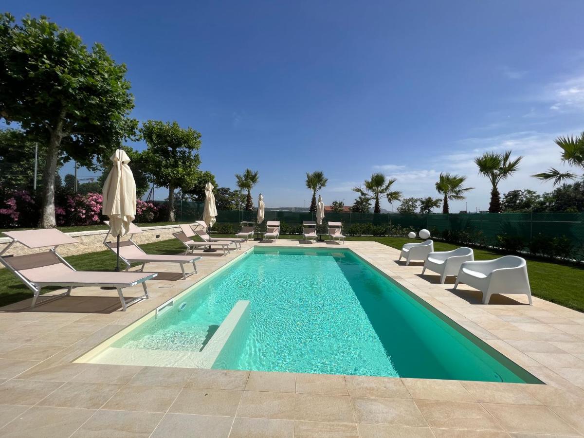 Suitetrails - Villa Torrione - Apartments & Pool