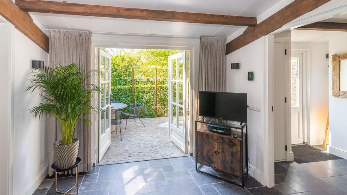 B&B Zilverstad Huisje De Veerpoort - Housity