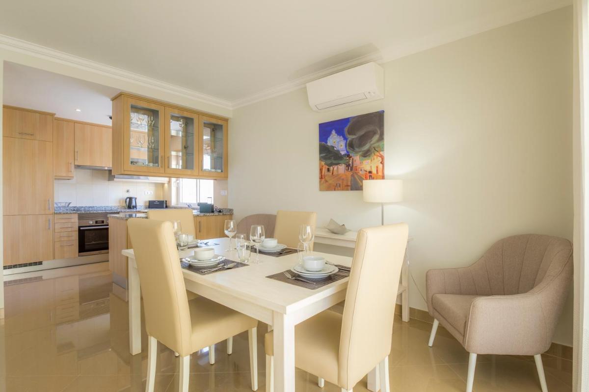 A cozinha ou kitchenette de Boavista Golf & Spa - Bela Colina Holidays
