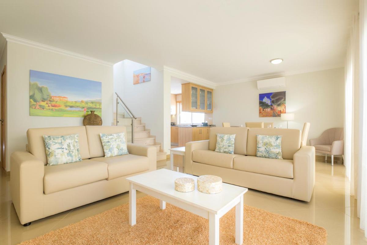 Uma área de estar em Boavista Golf & Spa - Bela Colina Holidays