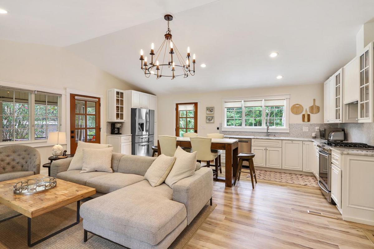 2 Laurel Lane - Housity