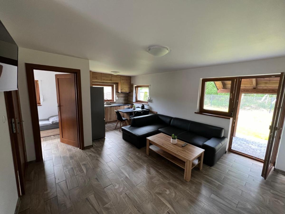 Domek -Radawa-Królewska 77b,domek Dorota - Housity