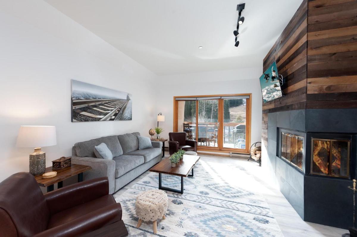 Village Center 501 - Housity