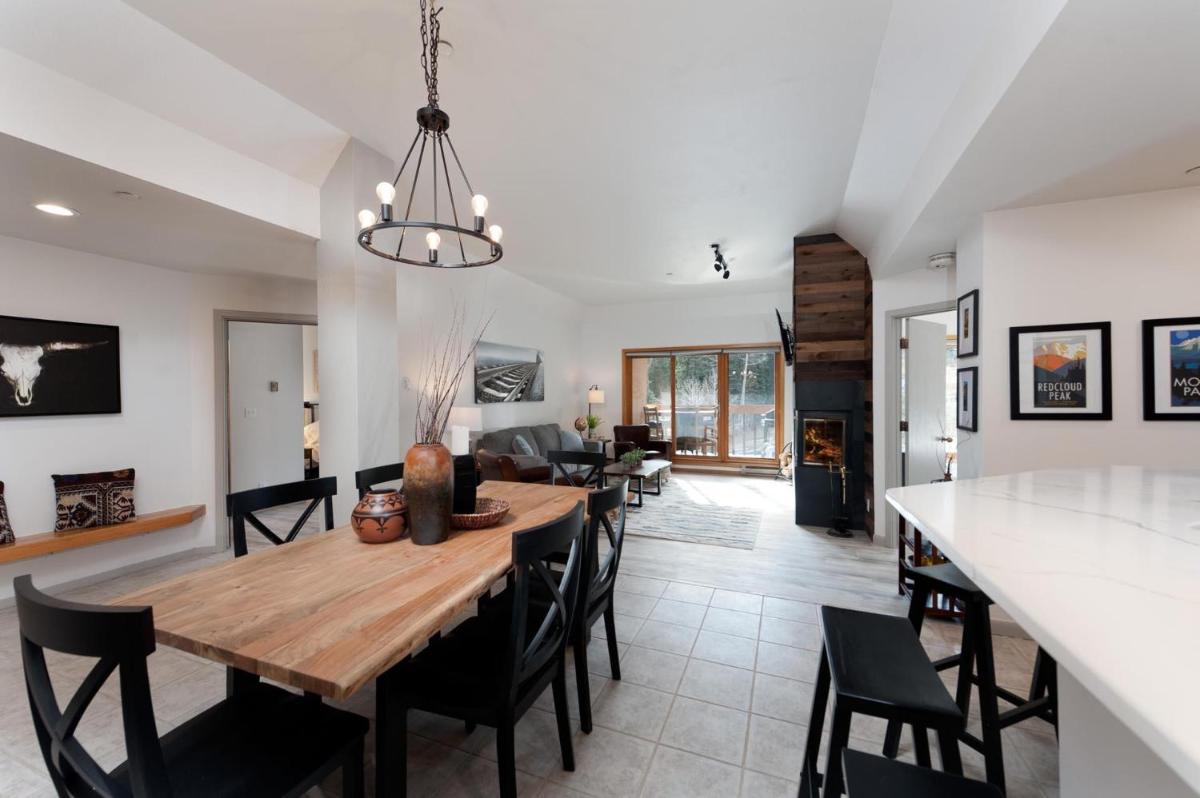 Village Center 501 - Housity