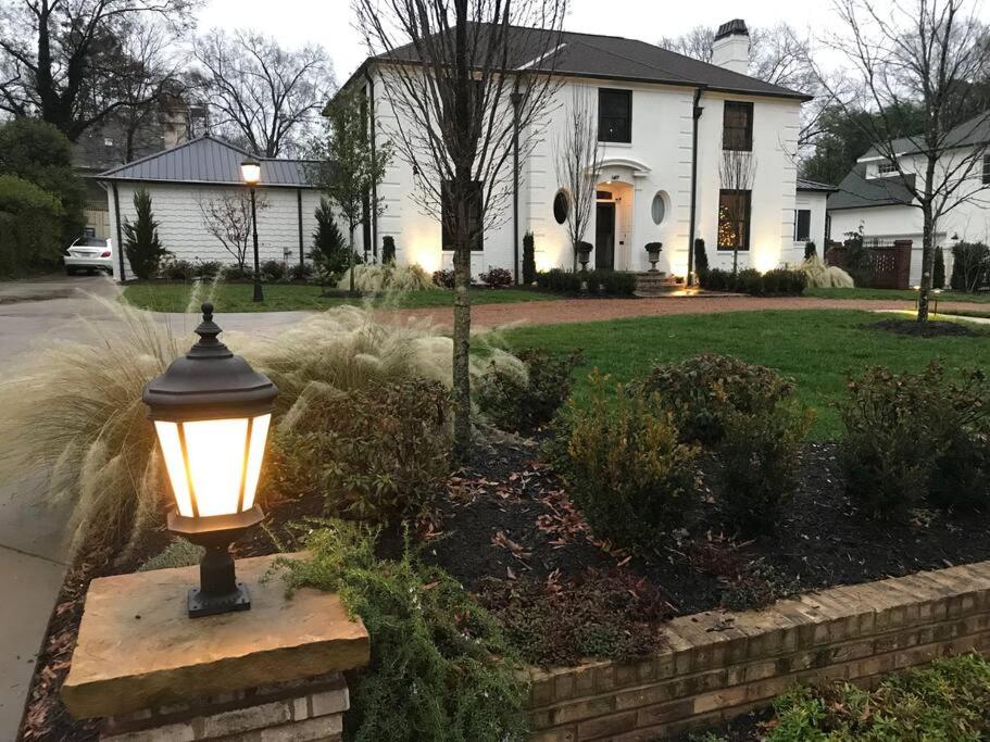 Luxury In Eastover... close to everything! - Housity