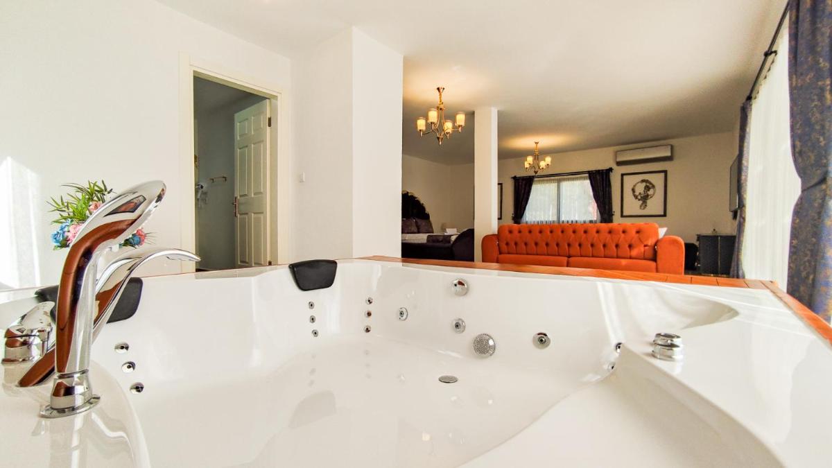 YATAGAN MANOR - Housity
