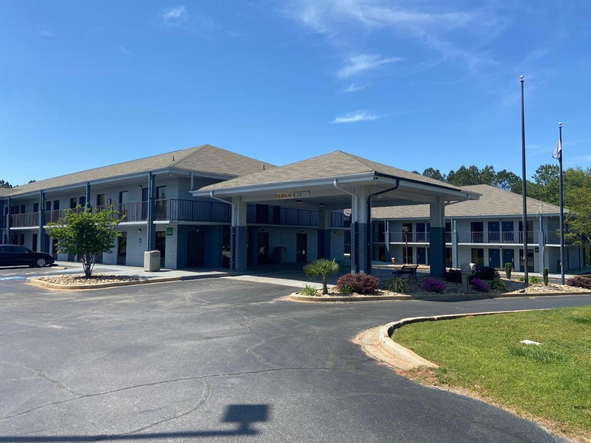 Quality Inn Clinton - Laurens I-26 - Housity