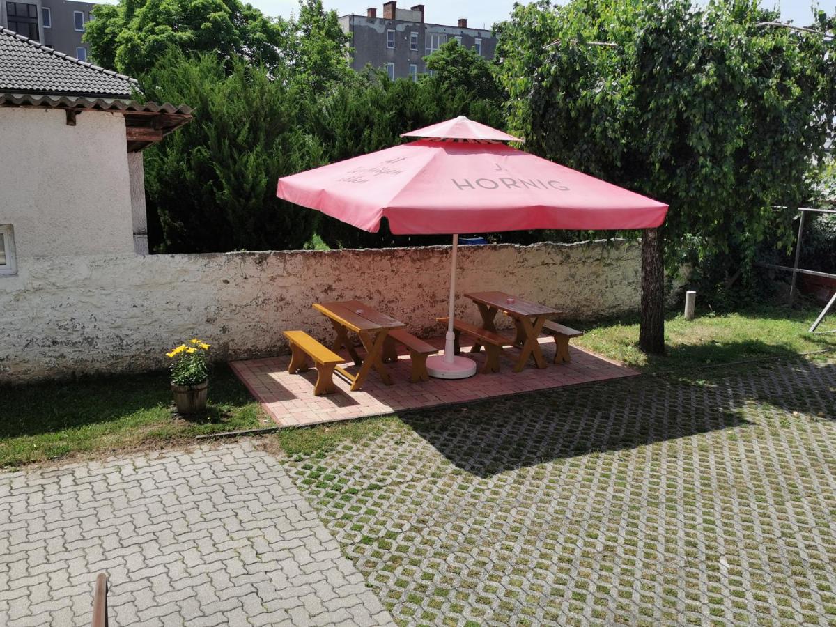 Glázer Szállás - Housity