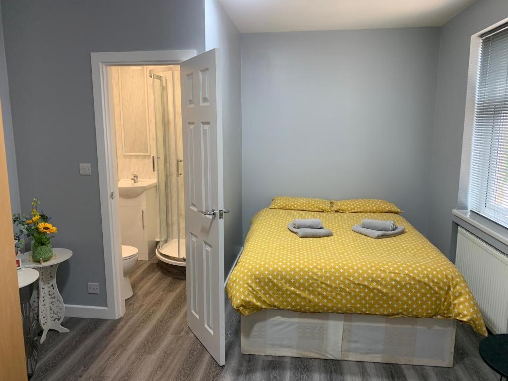 Grays Accommodation B&B - Housity