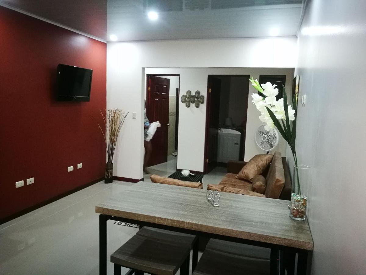 Aptos Casa Caribe, habitaciones privadas en aptos compartidos & aptos completos con auto entrada - Housity