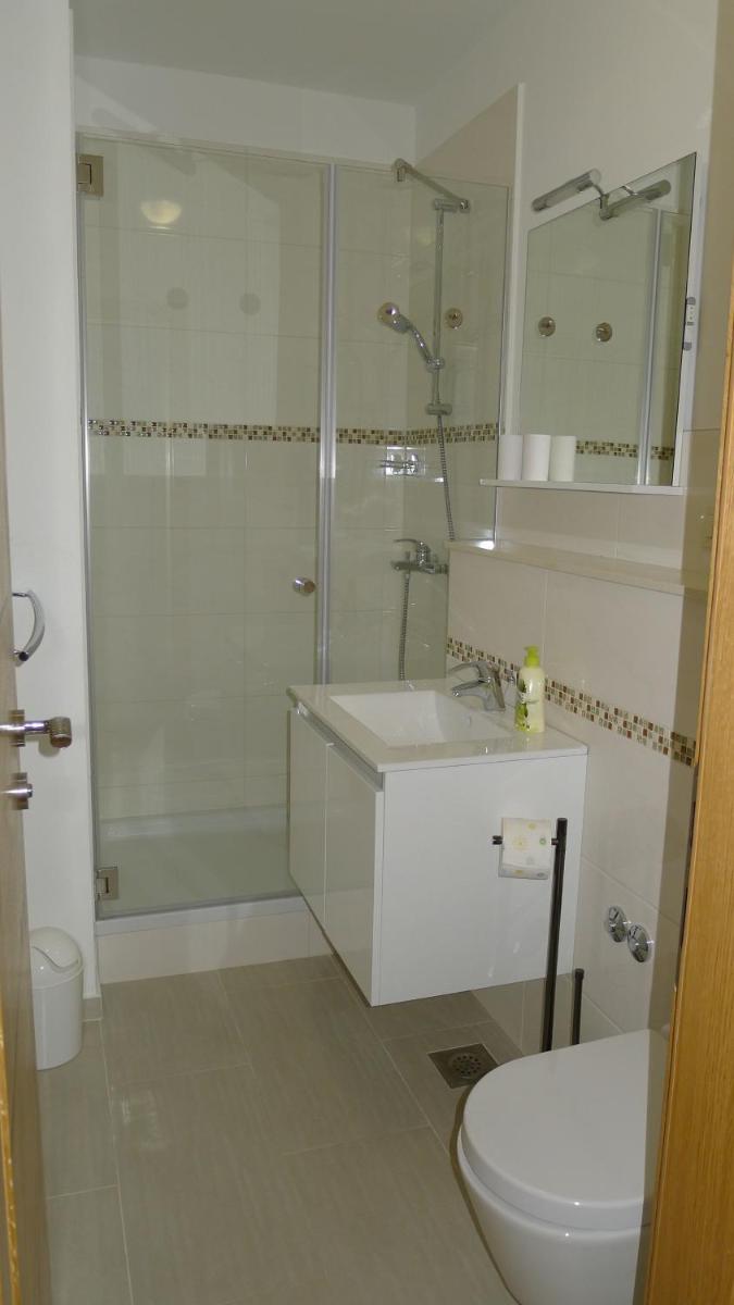 House with Private Swimming pool Zlatan - Housity