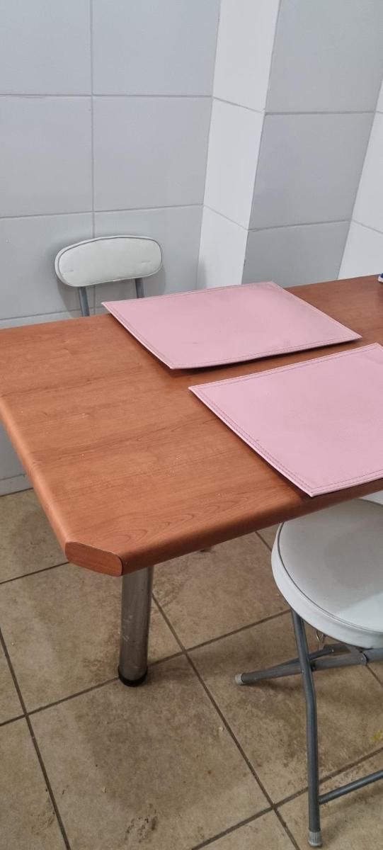 HABITACION PRIVADA para 2 o 4 personas a pasos Av San Juan con ESTACIONAMIENTO y DESAYUNO - Housity