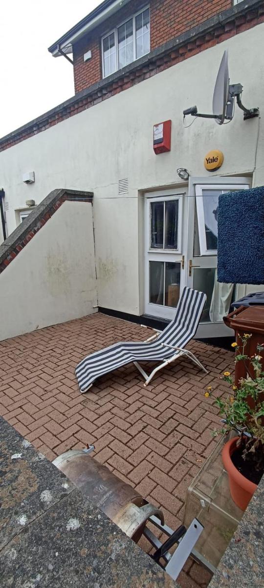 Room with saloon and kitchen - Housity