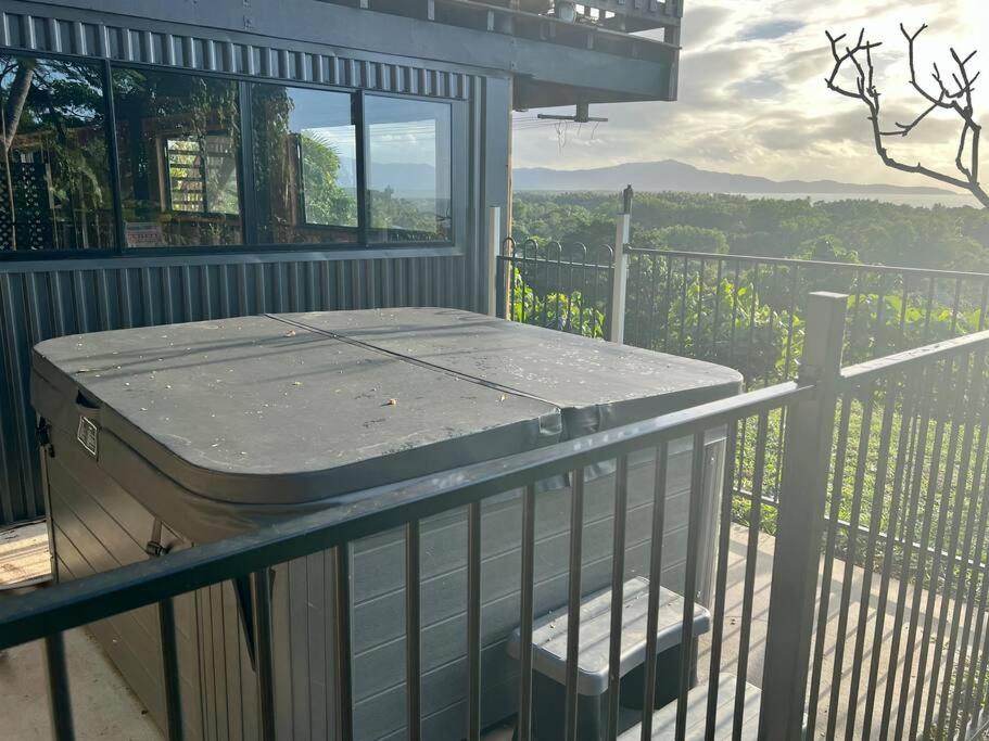 Daintree Views - Ocean View Pole House - Housity