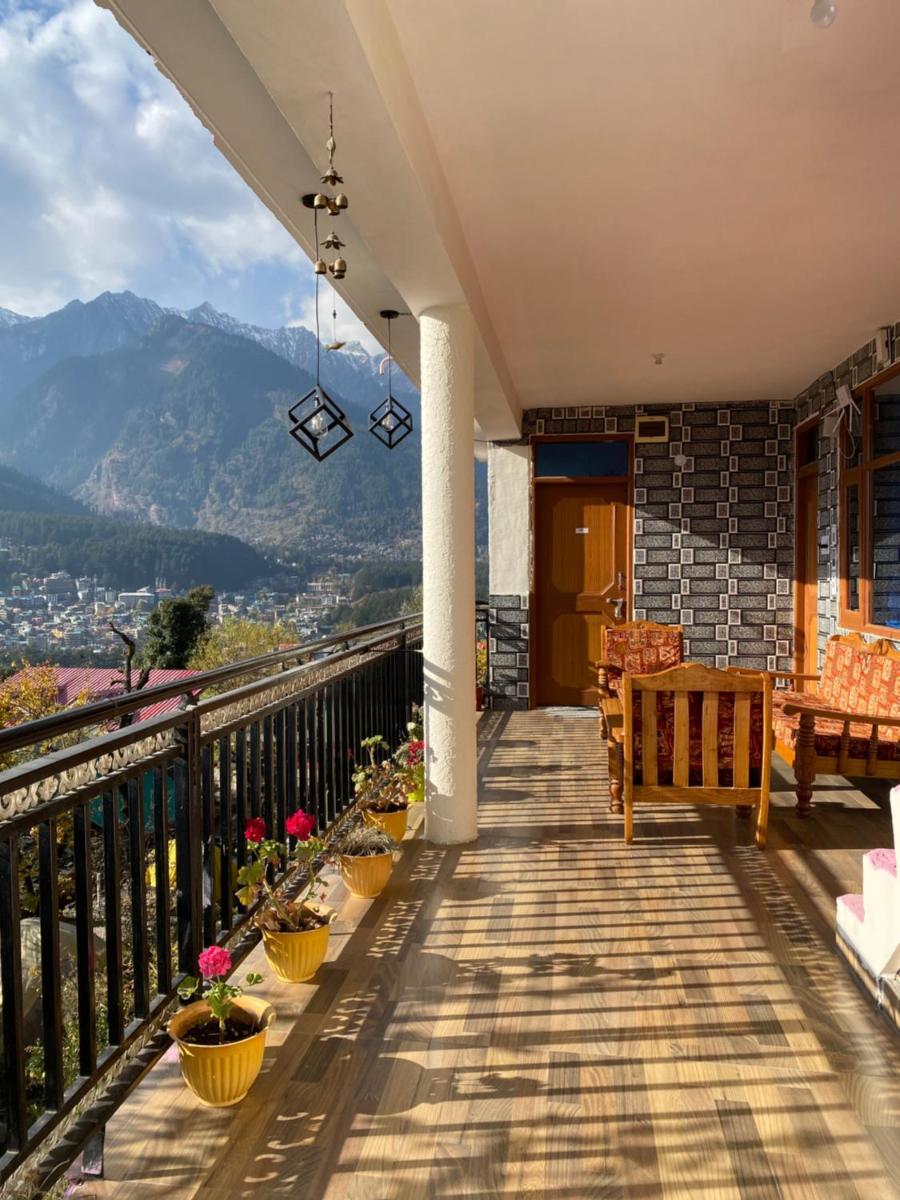Suitetrails - Safarnama Homestay - Rooms with Mountain and Sunset view