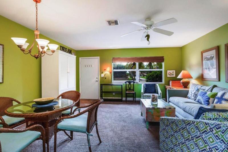 Sanibel Arms C3 - Housity