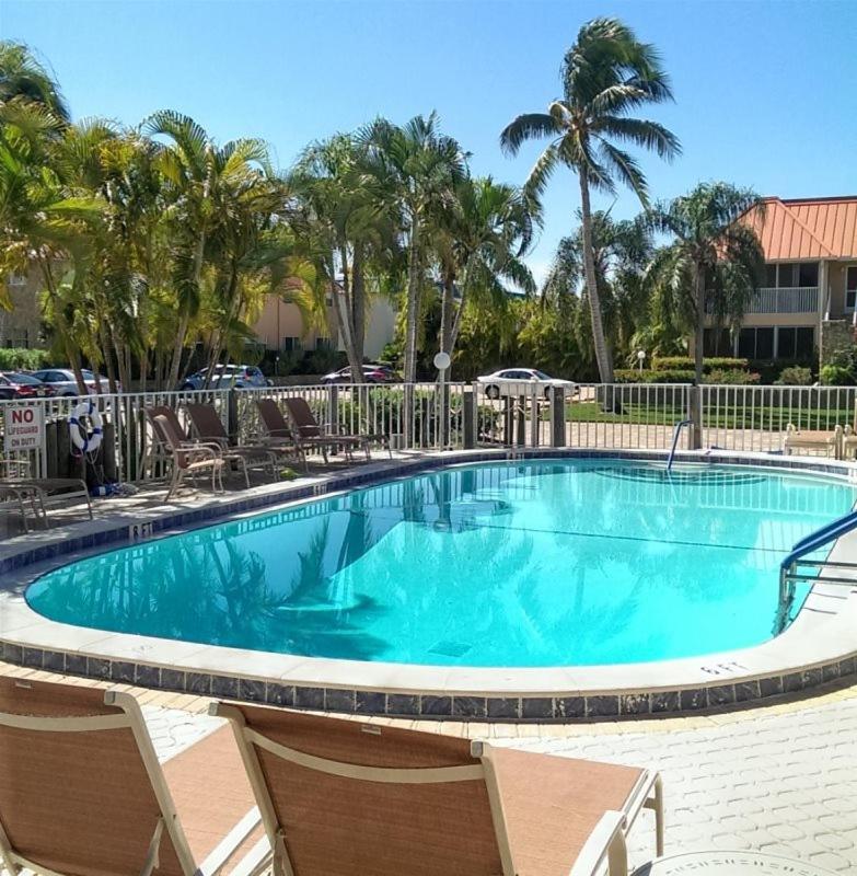 Sanibel Arms D1 - Housity