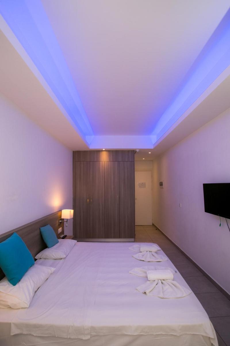 Flora Maria Hotel - Housity