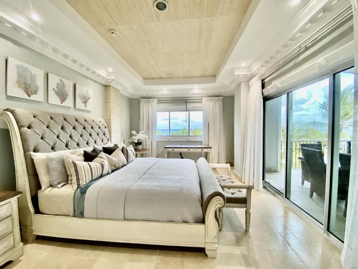 Amazing Beachfront Condo Cap Cana, Punta Cana - Hizvo