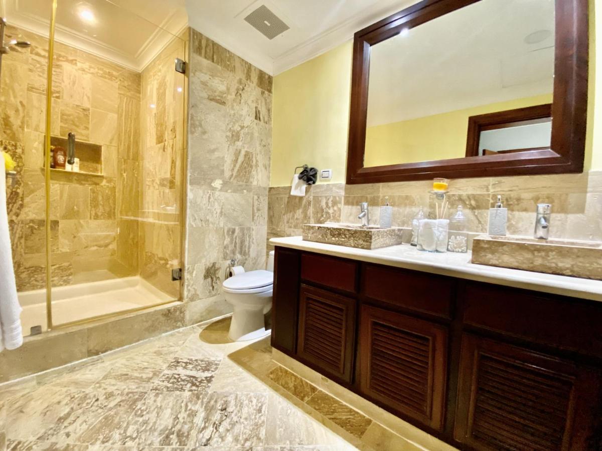 Amazing Beachfront Condo Cap Cana, Punta Cana - Hizvo