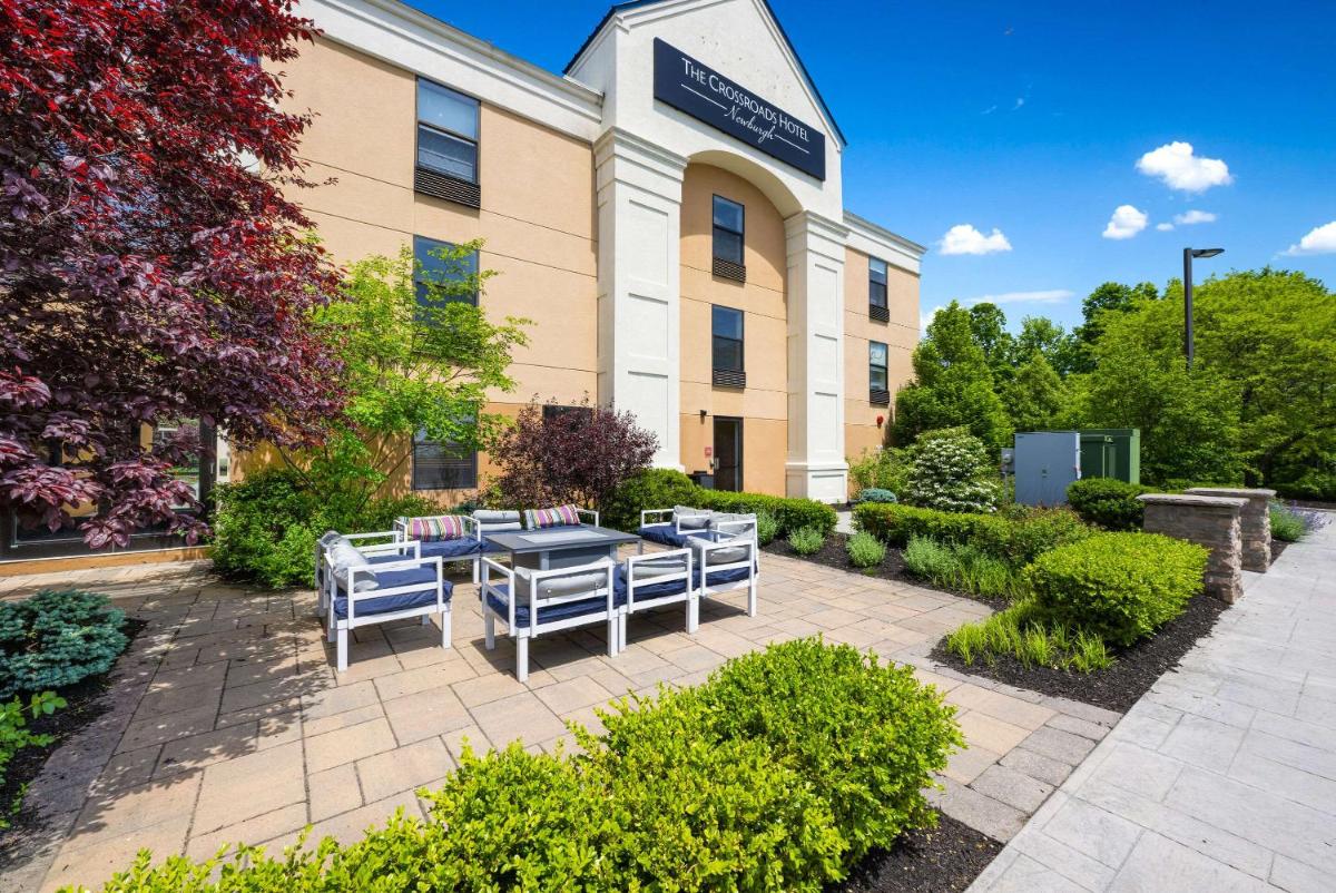 The Crossroads Hotel - Newburgh - Housity