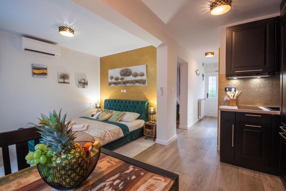 Wellness Studio D'Or - Exclusive NEW apartment With whirlpool, sauna, sunny terrace, private parking - Hizvo