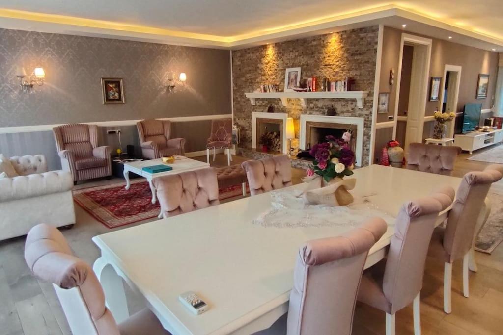 Luxury Flat 260sqm. Shopping/living 3 rooms 2 bath - Housity