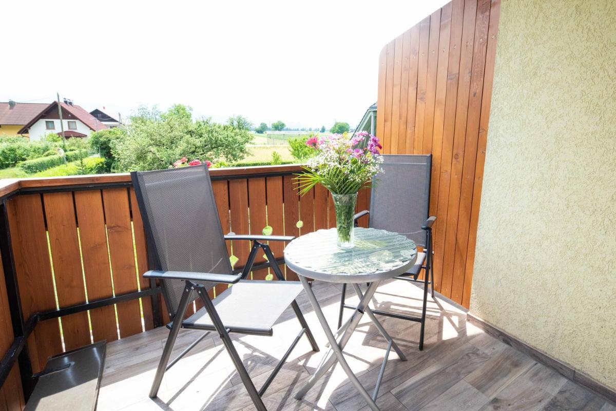 Apartment & room Pristov - Housity