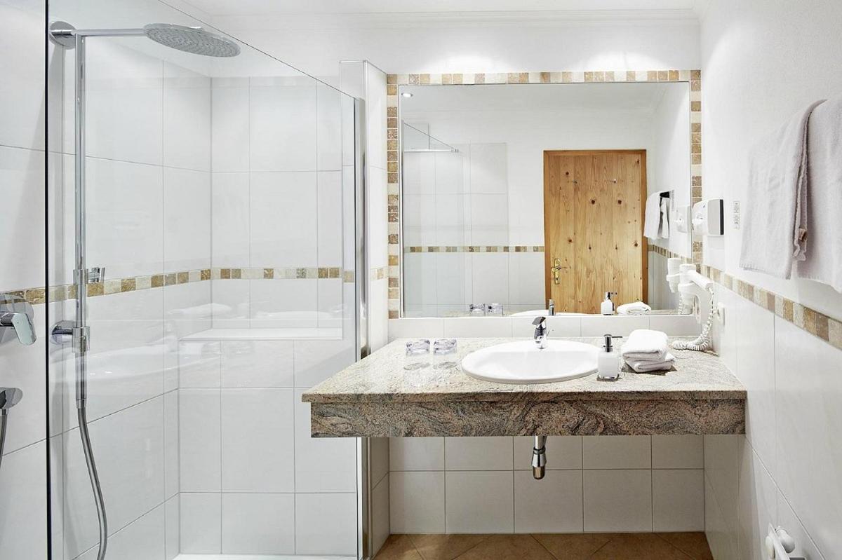 Hotel in the HEART of the Alps - Housity