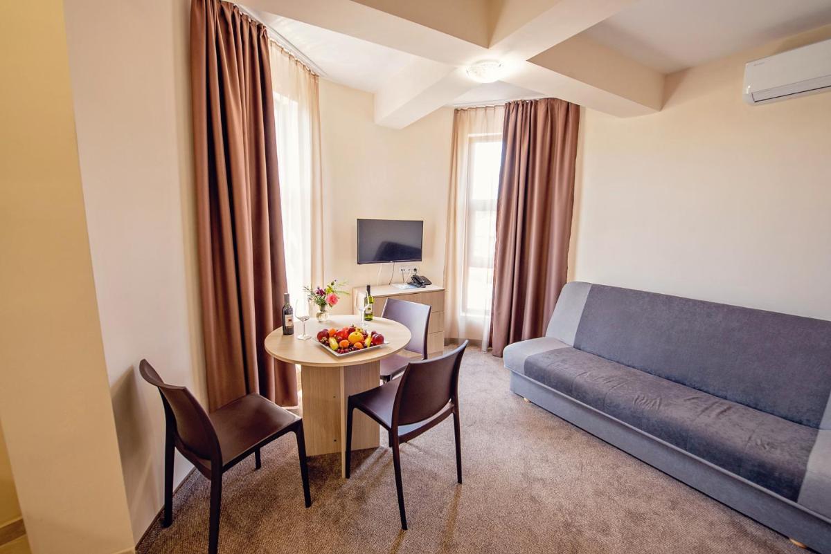 Hotel Santa Maria - Housity