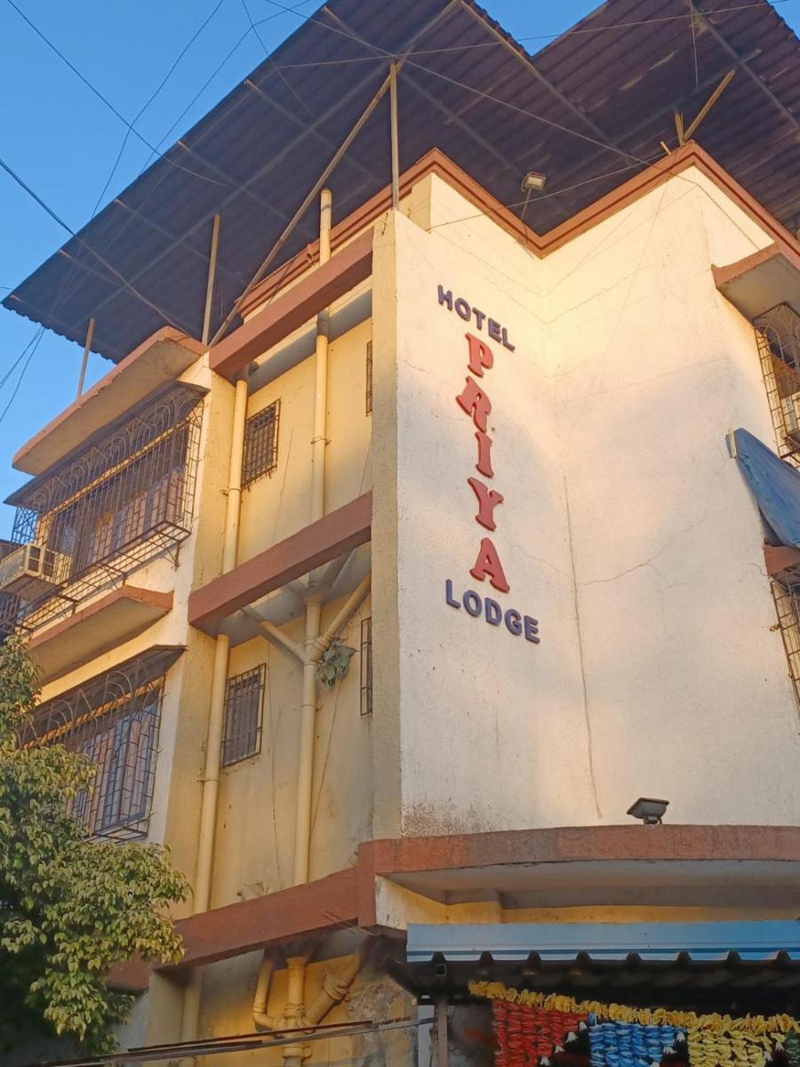 Priya Guest House By WB Inn - Housity