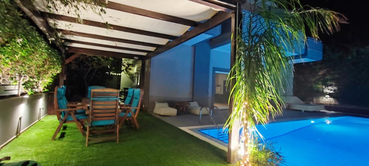 Unique Villa Melia Lagonisi - Housity