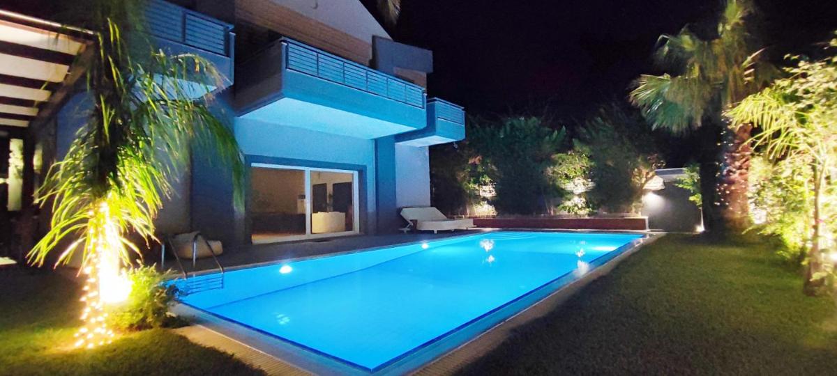 Unique Villa Melia Lagonisi - Housity