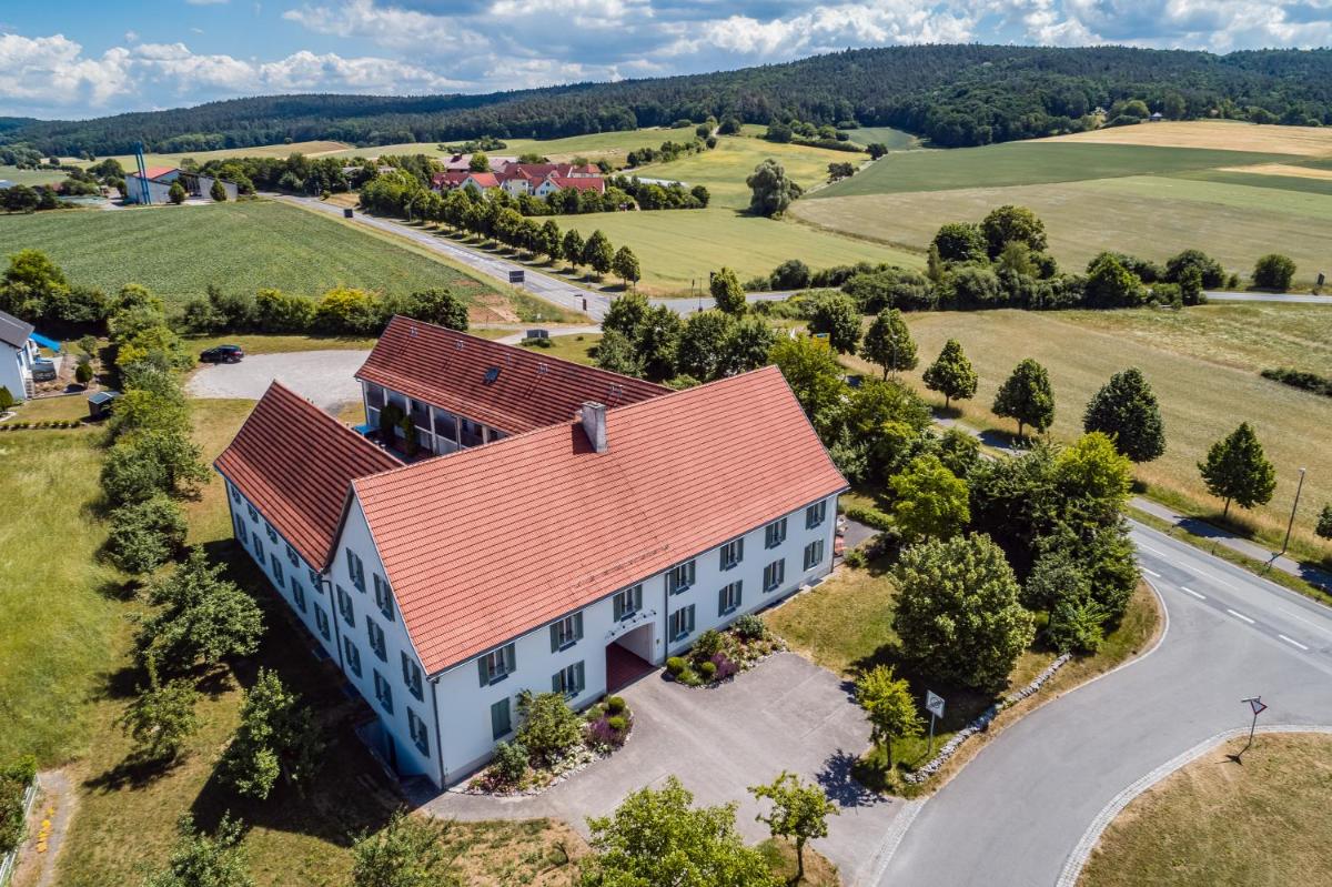 Fränkische Landherberge, Hotel Garni - Housity