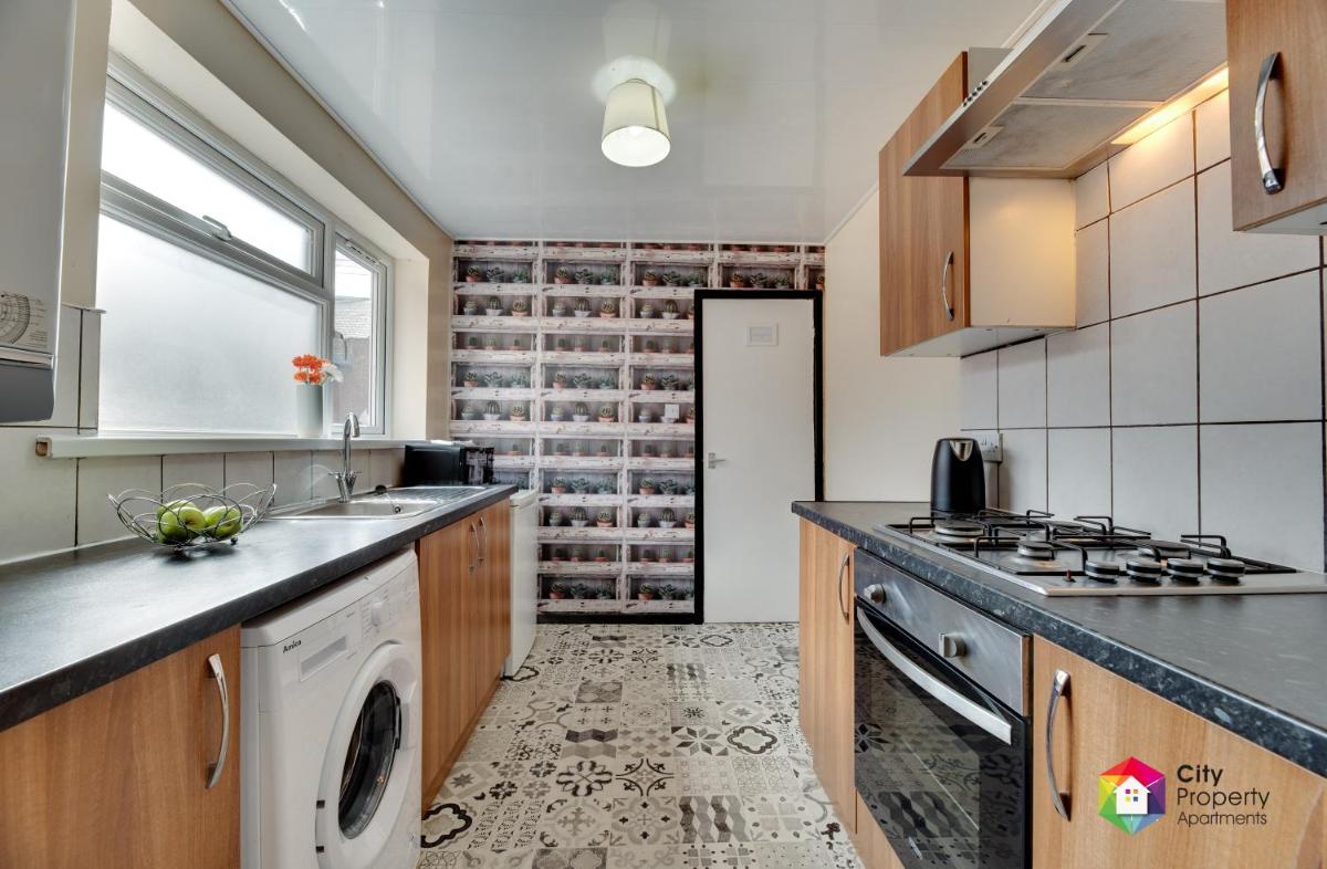 City Property Apartments 195 - Housity