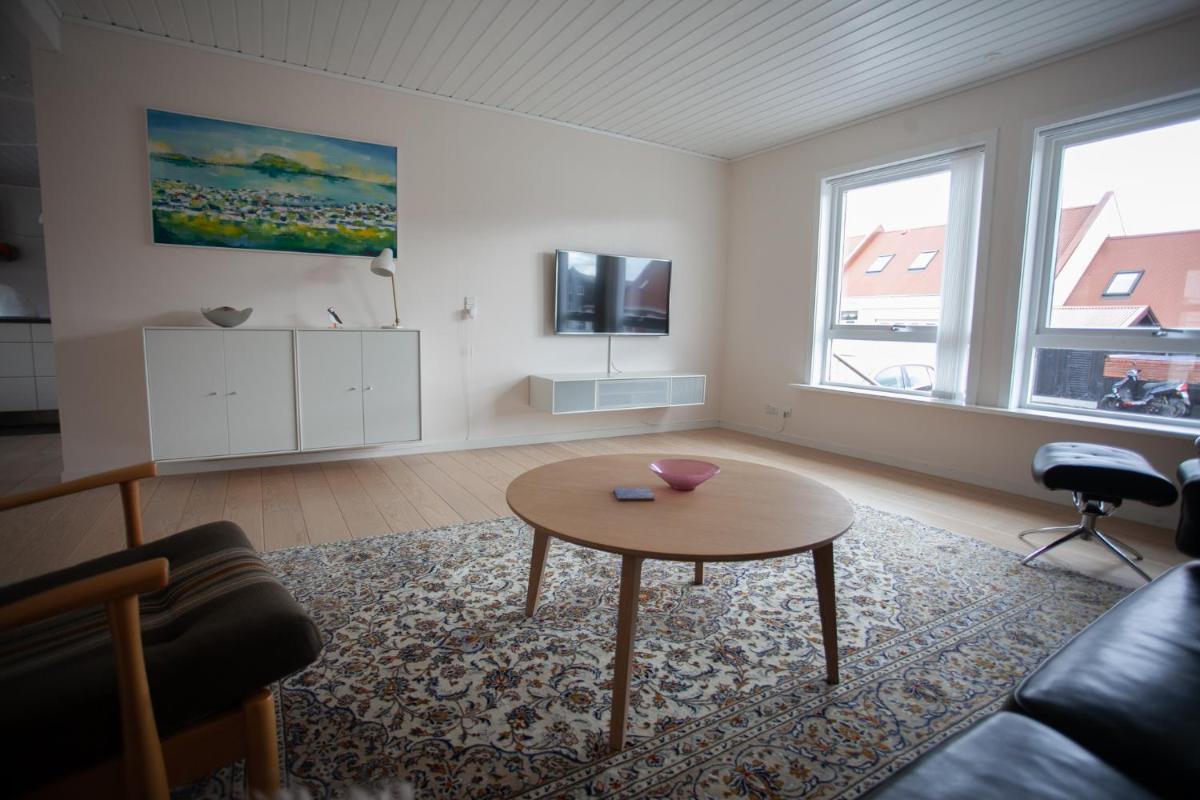 4 BR Townhouse / Walks / Museum - Housity
