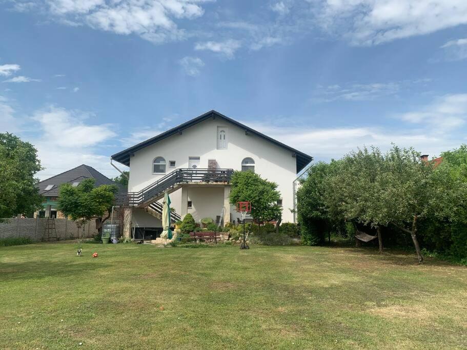 Érd - Csendes, kényelmes családi ház - Housity
