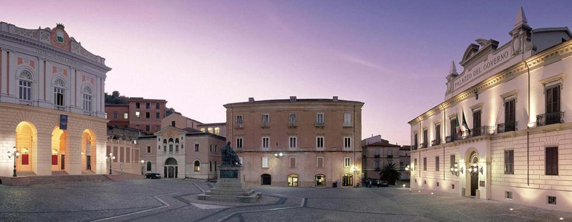 Palazzo Lupinacci - dimora storica Bed and breakfast - Housity