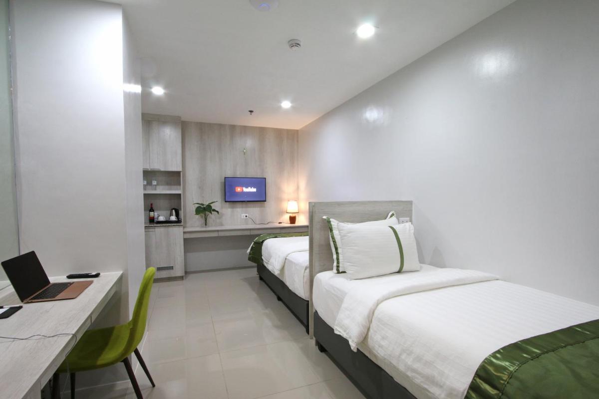 Carlosta Hotel - Housity