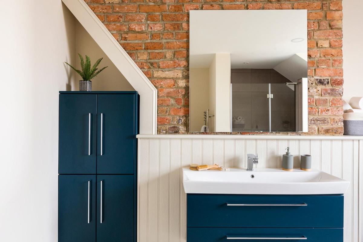 Stunning Seaside Apartment Over 3 Floors Near Margate - Housity