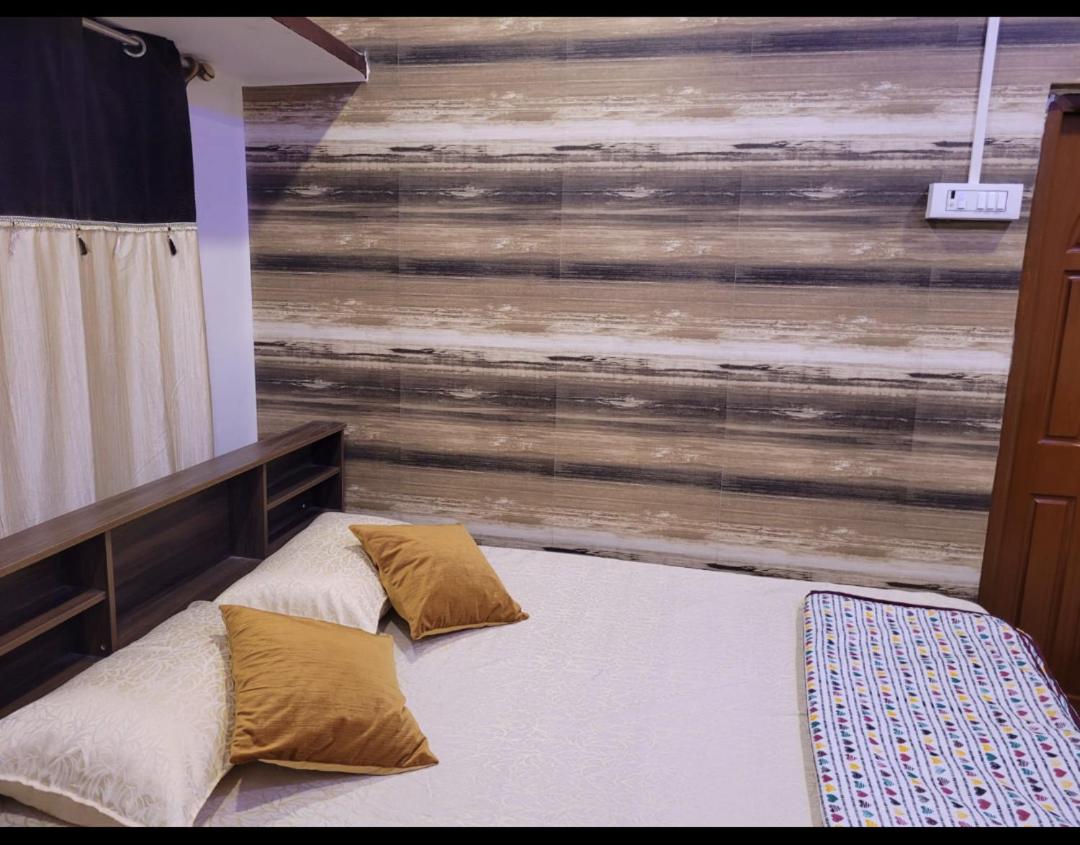 The Woodpecker Inn - Housity