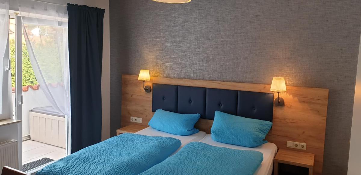 Apartmenthaus "Löwenpalast - ex "Zum Löwen" Heidelberg - Ziegelhausen - Hizvo