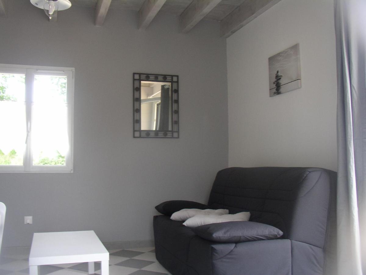 Les PETITES PIERRES DE PEYROUSSELLE - Housity