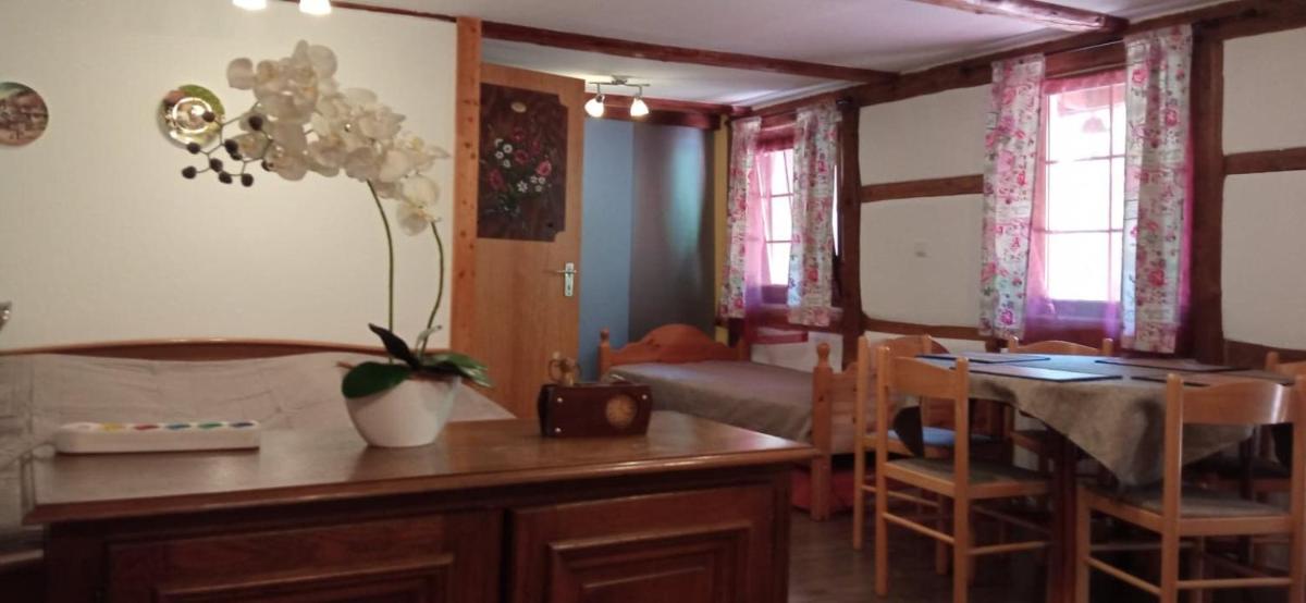Farma pod Wulkanem - Housity