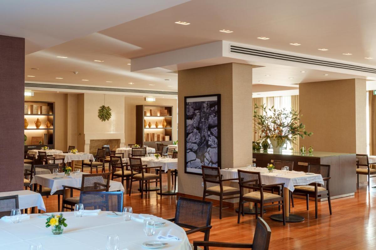 Um restaurante ou outro lugar para comer em Hotel Dom Goncalo & Spa
