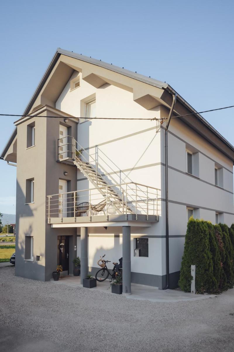 Drive Caffe Apartments - Housity