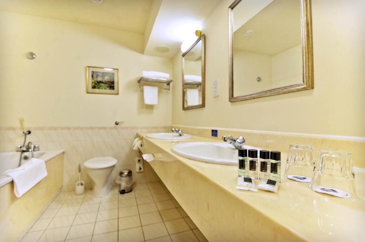 Penmere Manor Hotel - Housity