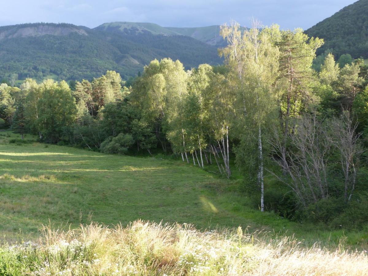 Chambre indépendante deux personnes au bord de la Blanche - Housity